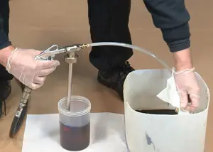 Spray Tool HS demonstration using DINITROL® ML cavity wax 1 Litre Shutz can with the wand
